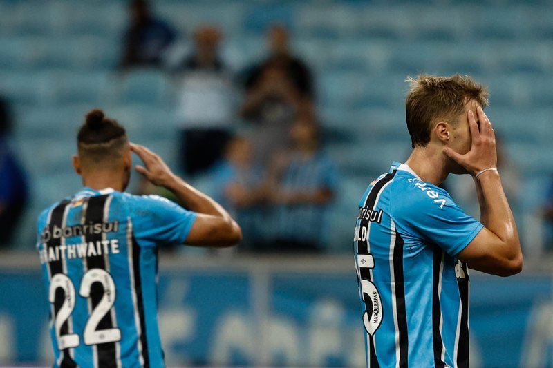 Grêmio tem gol anulado no fim e é eliminado pelo CSA na Copa do Brasil
