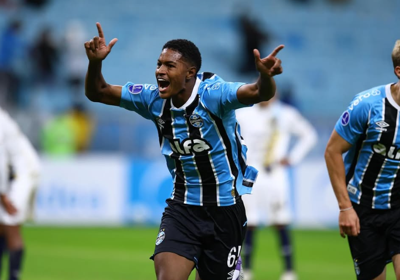 Com atuação apática e gols perdidos, Grêmio decepciona e deixa vaga direta escapar na Sul-Americana