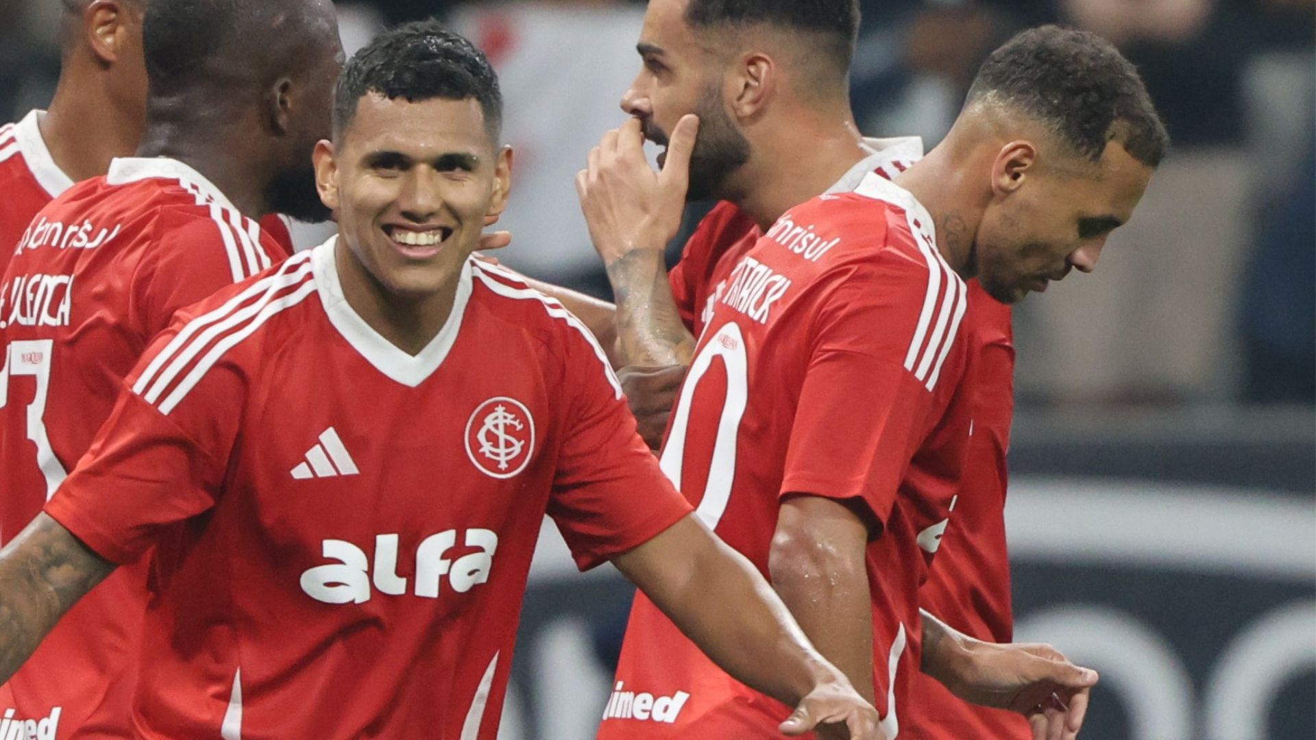 Inter sofre virada no fim e perde para o Corinthians com hat-trick de Yuri Alberto