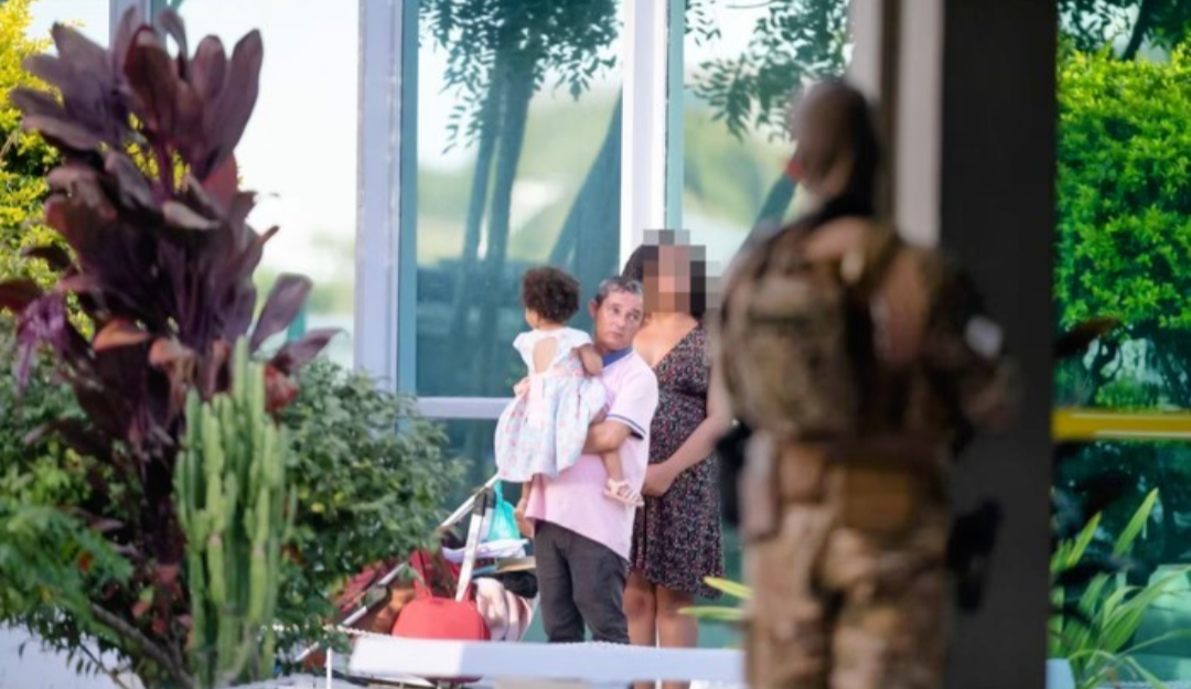 Homem ameaça explodir bomba em frente ao Ministério do Desenvolvimento Social em Brasília