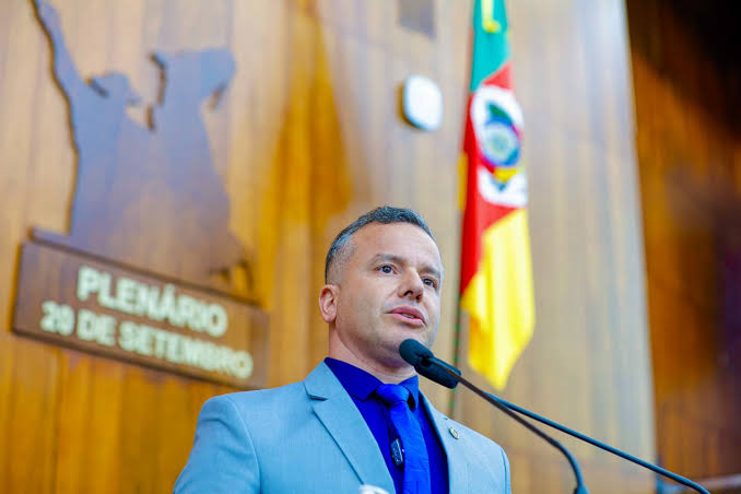 Deputado Tiago Cadó propõe Frente Parlamentar para discutir concessão da Ponte Internacional