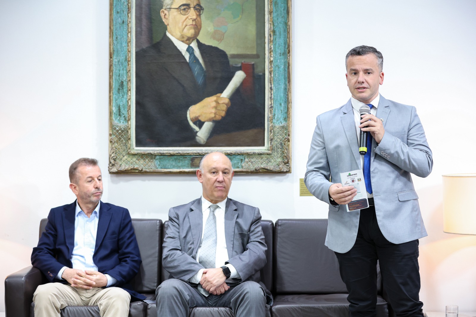 Proposta por Tiago Cadó, Frente Parlamentar em Defesa do Hospital Federal do Pampa é oficialmente instalada