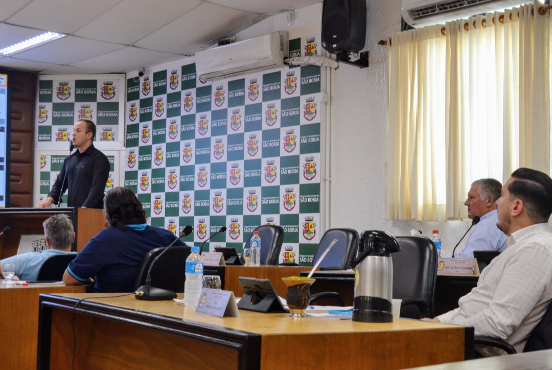 Votação de projeto sobre diárias é adiada na Câmara de São Borja após pedido de vista de Lindolfo Hardt (PP)