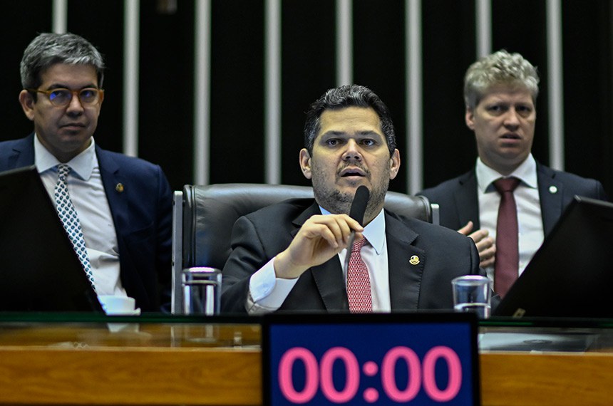 Congresso cria CPMI para investigar fraudes de R$ 6,3 bilhões no INSS