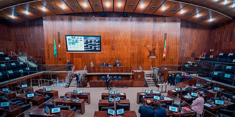 Assembleia Legislativa aprova reajuste de 8% no salário mínimo regional