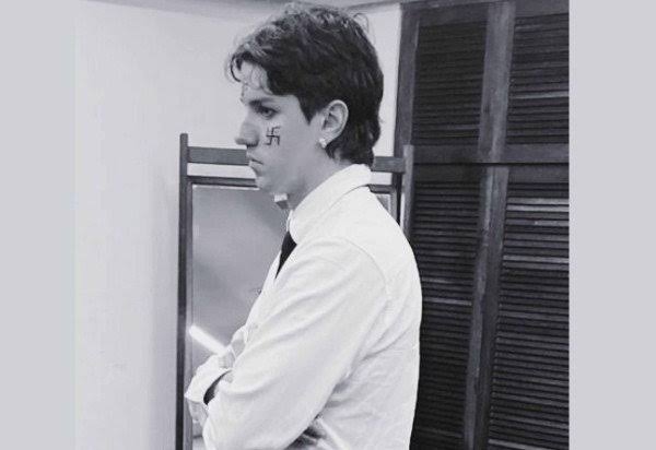 Estudante da UFRGS é denunciado por apologia ao nazismo após tentar colar grau com suástica no rosto