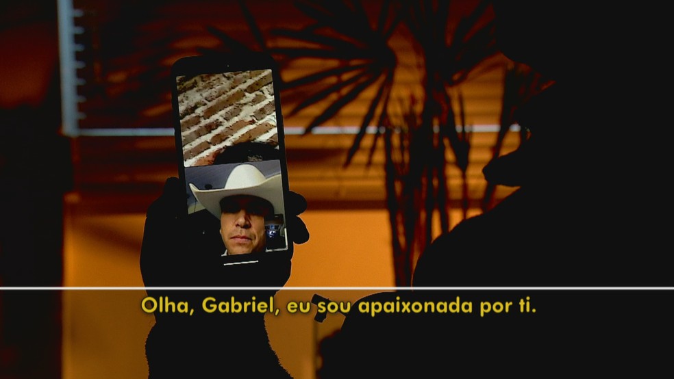 Aposentada de São Borja cai em “golpe do amor” e acredita estar noiva de cantor de bailão