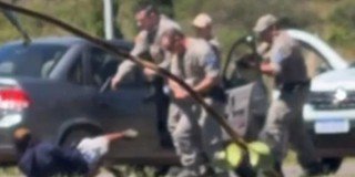 Quatro policiais da Brigada Militar são indiciados por morte de homem algemado na Serra do RS