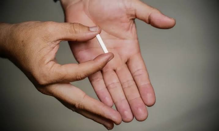 Implante contraceptivo de longa duração que custa até R$ 4 mil será oferecido pelo SUS