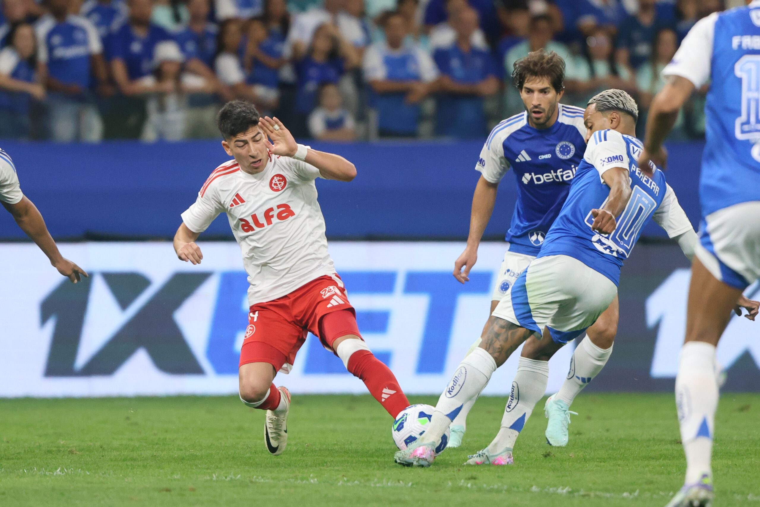 Inter volta a decepcionar e perde para o Cruzeiro no Mineirão