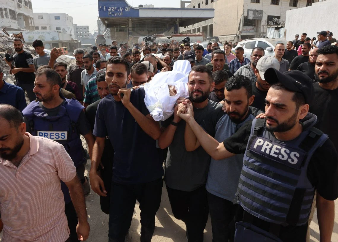 Israel ataca tenda de jornalistas em Gaza e mata seis profissionais da imprensa