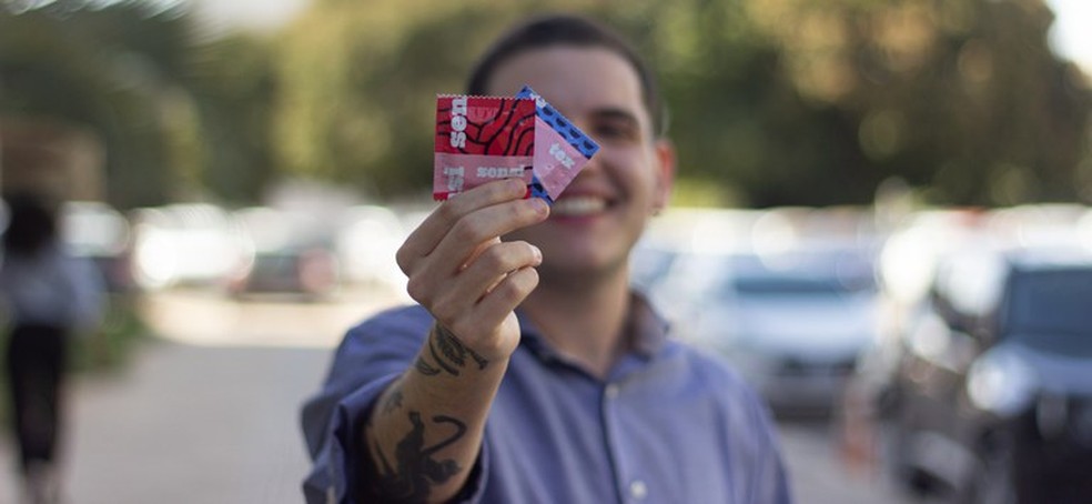 Ministério da Saúde lança camisinhas texturizadas e ultrafinas para incentivar o uso e reforçar prevenção