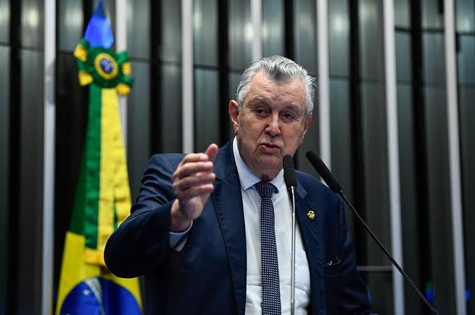 Luiz Carlos Heinze (PP-RS) foi um dos quatro senadores que votaram contra projeto de proteção infantil online