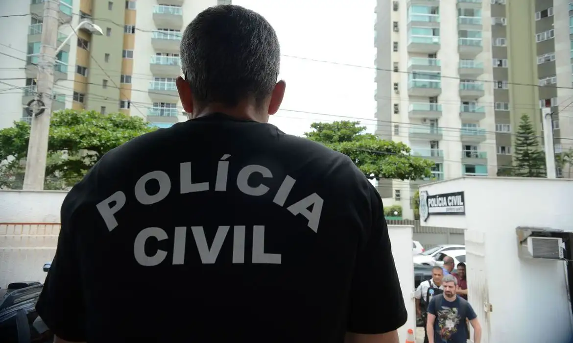 Polícia Civil do RJ deflagra operação contra influenciadores que promoviam “Jogo do Tigrinho”