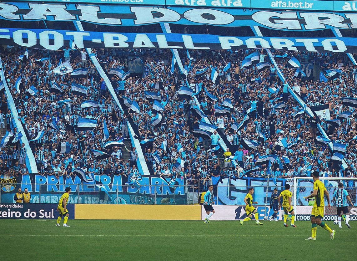 Time apático: Grêmio é derrotado na Arena em tarde de reestreia de Arthur e estádio lotado