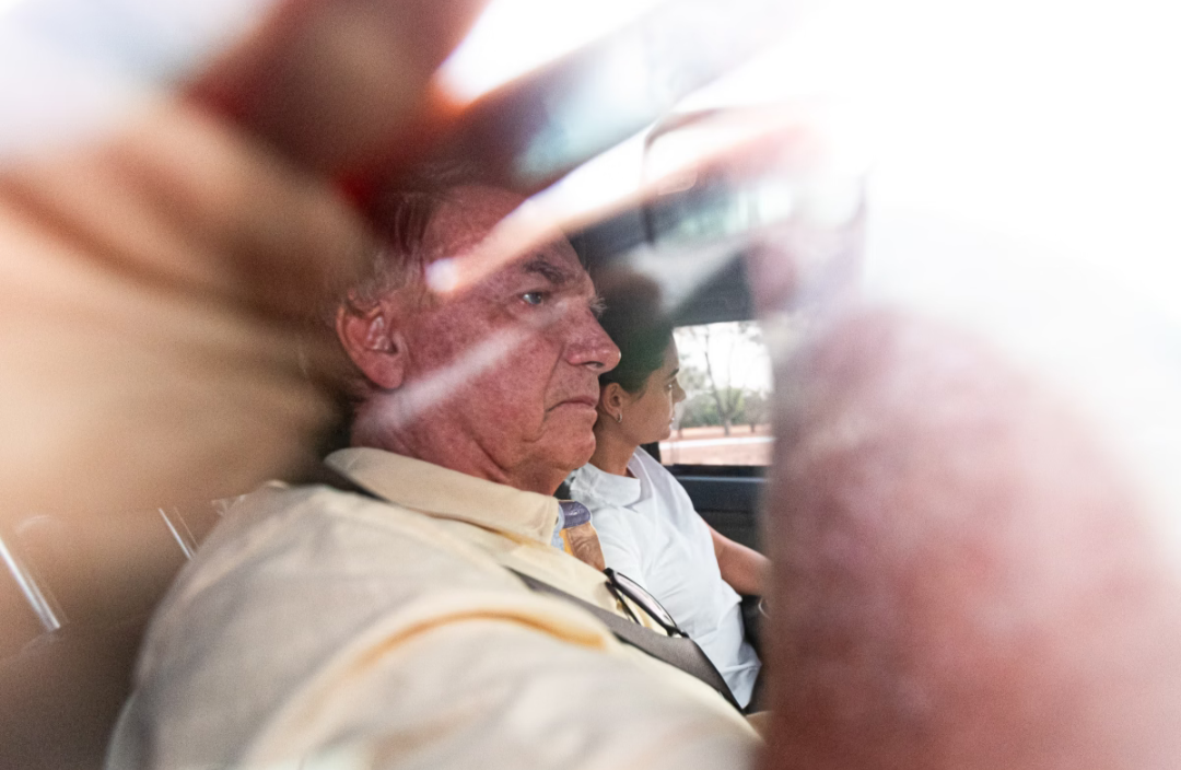 Bolsonaro tem diagnóstico de câncer de pele, mas lesões já foram retiradas, afirma médico