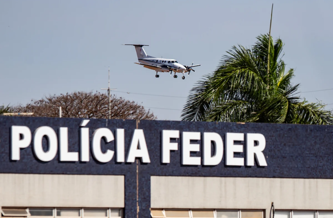 Jatinho avaliado em quase R$ 3 milhões liga senador do PDT a “Careca do INSS”