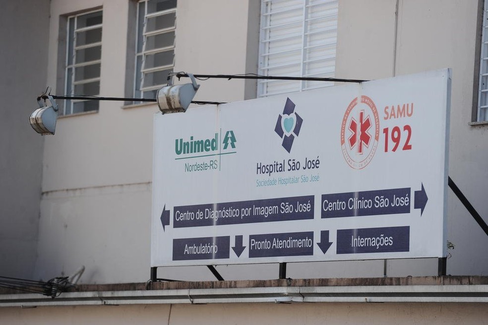 MP denuncia três pessoas por morte de idosa que caiu de maca em hospital na Serra