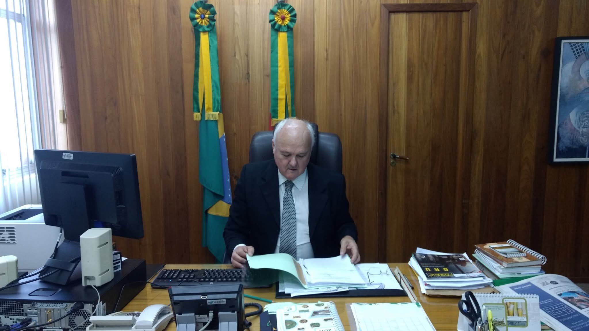 Secretário de Agricultura e Infraestrutura fala sobre problemas nas estradas do interior e vias urbanas de São Borja