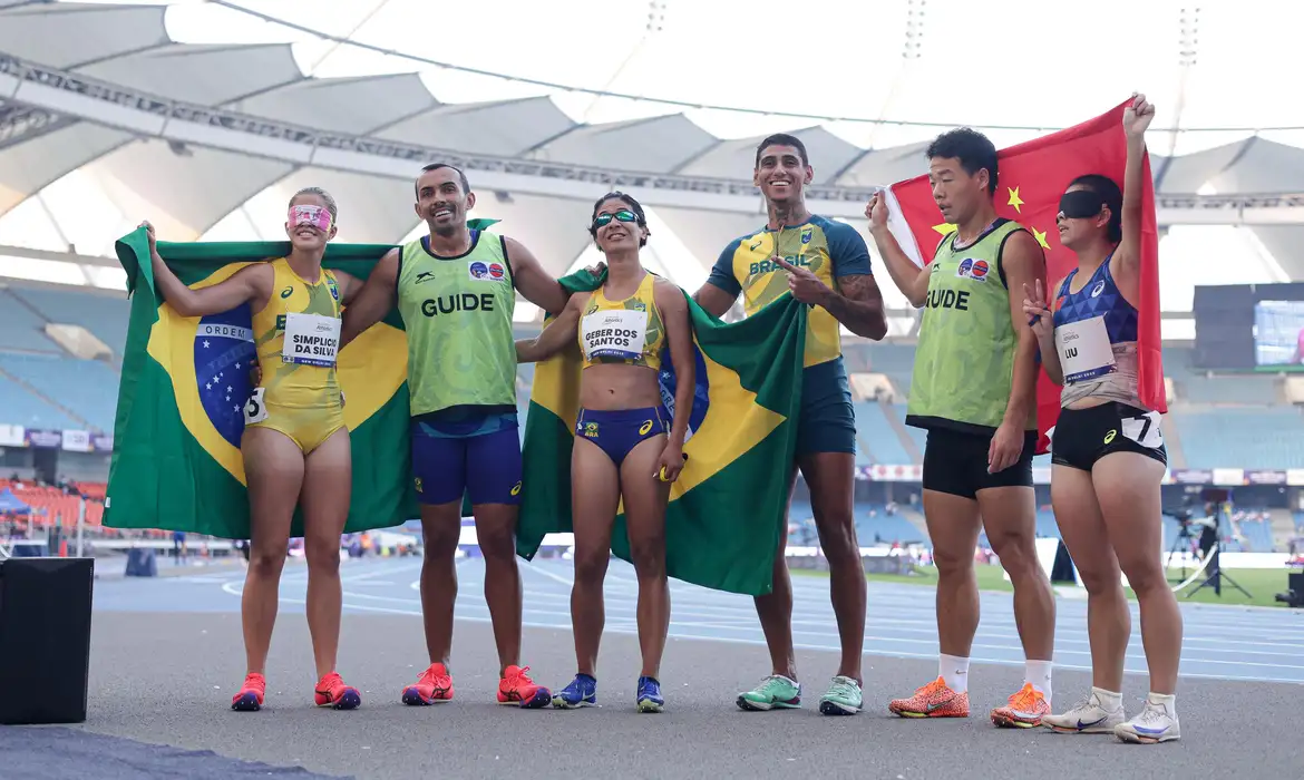 Brasil faz história e conquista pela primeira vez o topo do Mundial de Atletismo Paralímpico