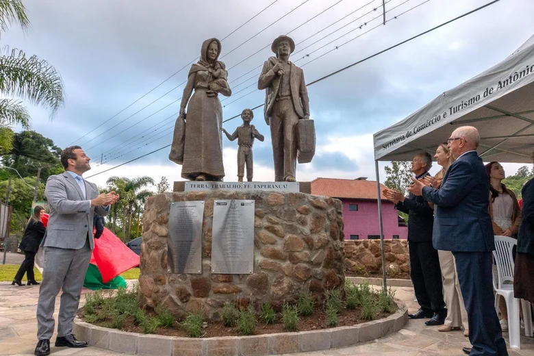 Serra Gaúcha ganha novo monumento em homenagem aos 150 anos da imigração italiana