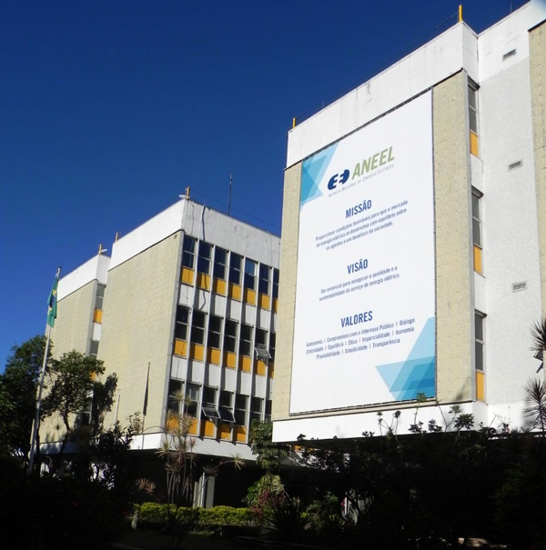 Aneel reduz bandeira tarifária e conta de luz fica menos pesada em dezembro