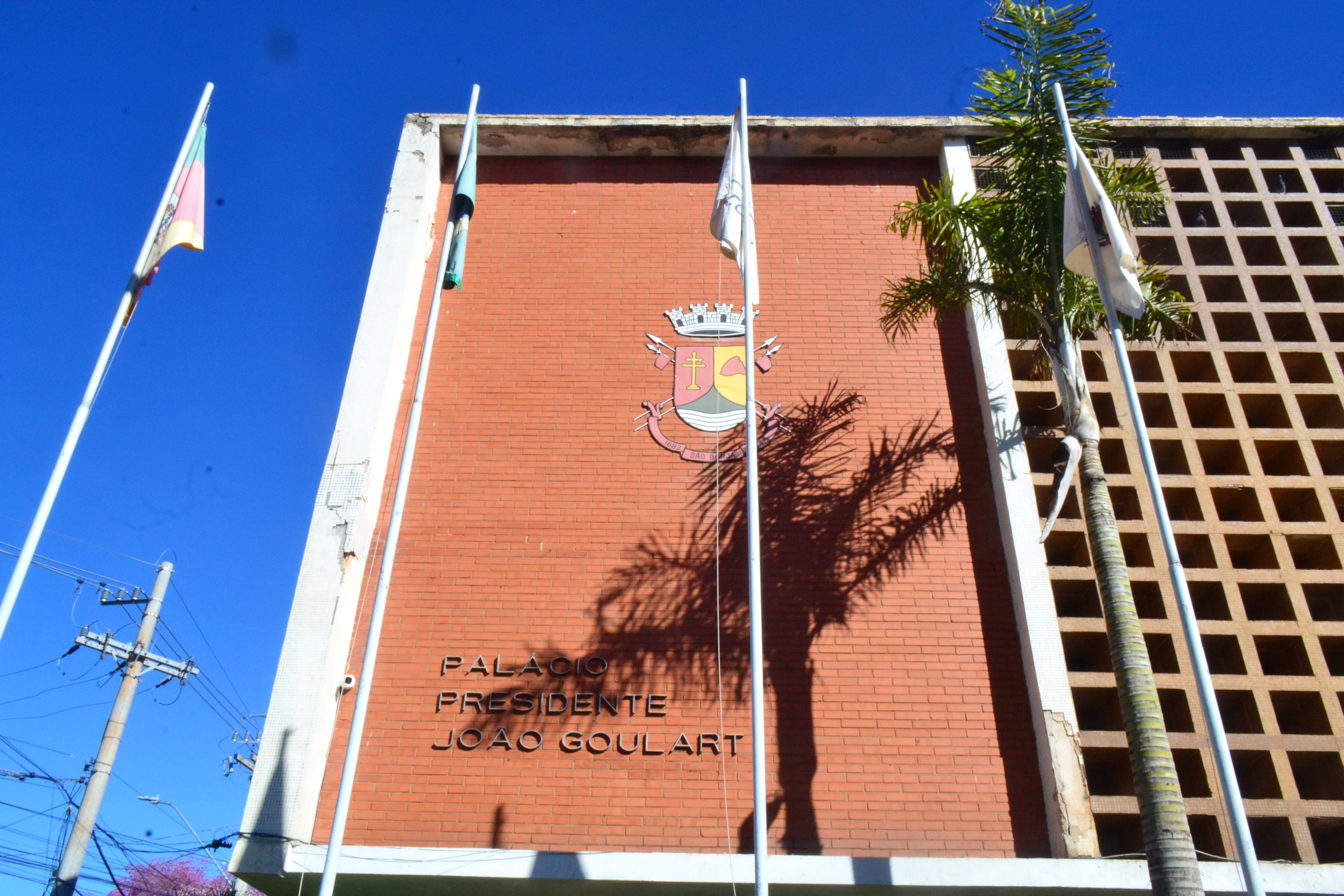 Prefeitura detalha destino de R$ 1,13 milhão em emendas Pix após questionamento do Fronteira 360