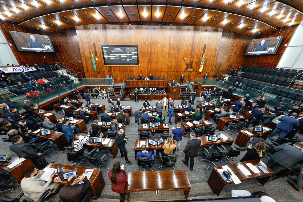 Assembleia Legislativo do RS aprova “bolsa tênis” para estudantes