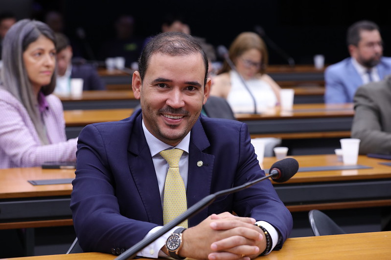 Deputado do PP e esposa movimentaram R$ 170 milhões com empresa fantasma, aponta PF