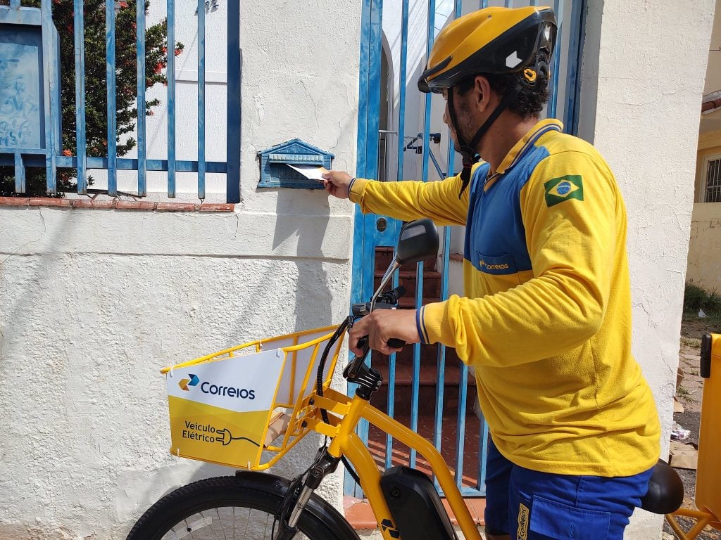 Correios planejam desligamento de 15 mil funcionários até 2027 em reestruturação contra prejuízos bilionários