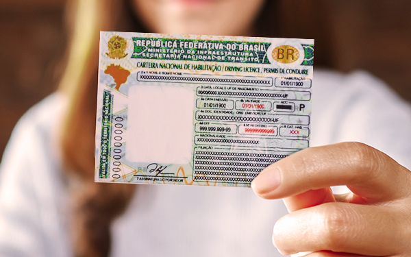 Governo lança nova CNH com mudanças que reduzem etapas e podem cortar até 80% do custo da habilitação