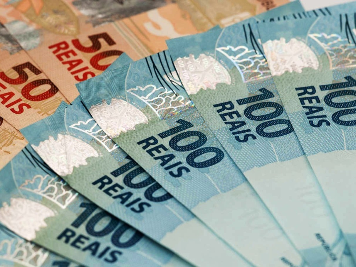 Governo confirma salário mínimo de R$ 1.621 para 2026