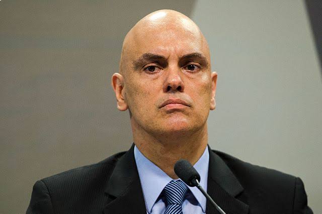 Moraes anula decisão da Câmara e determina cassação imediata de Carla Zambelli