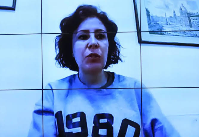 Condenada e inelegível, Carla Zambelli renuncia ao mandato