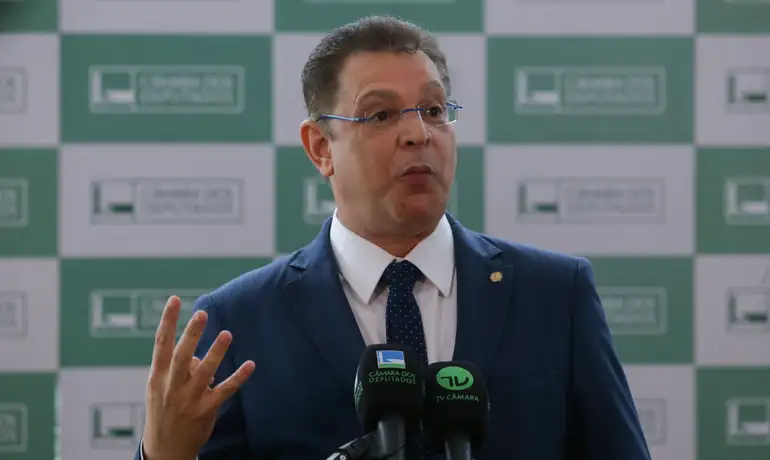 Líder do PL chama operação de “cortina de fumaça” e diz que R$ 430 mil vieram da venda de imóvel