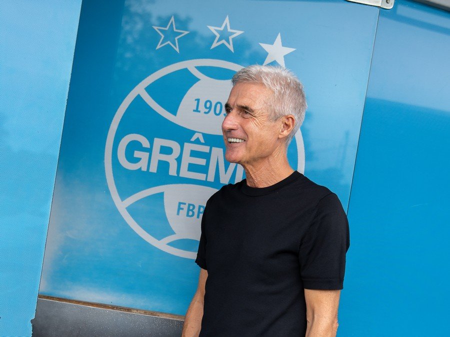 Grêmio estreia no Gauchão 2026 sob nova era com Luís Castro; confira horário e provável escalação