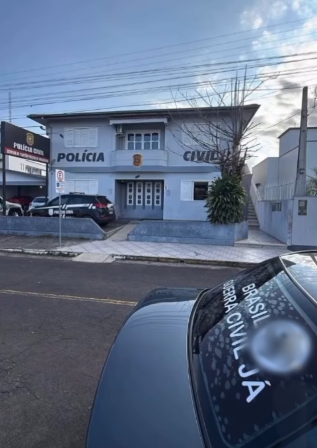 Homem é preso em Araranguá (SC) por exibir símbolo nazista em veículo