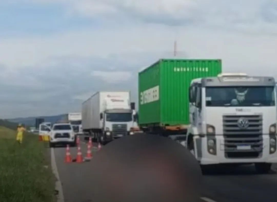 Militar de Uruguaiana é morto após ser atingido por caminhonete e caminhão no RJ