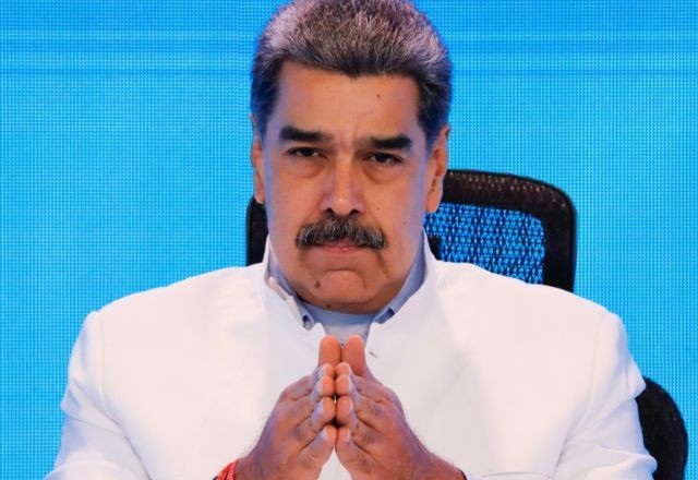 Maduro diz estar aberto a negociar com os EUA e minimiza risco de ataque à Venezuela