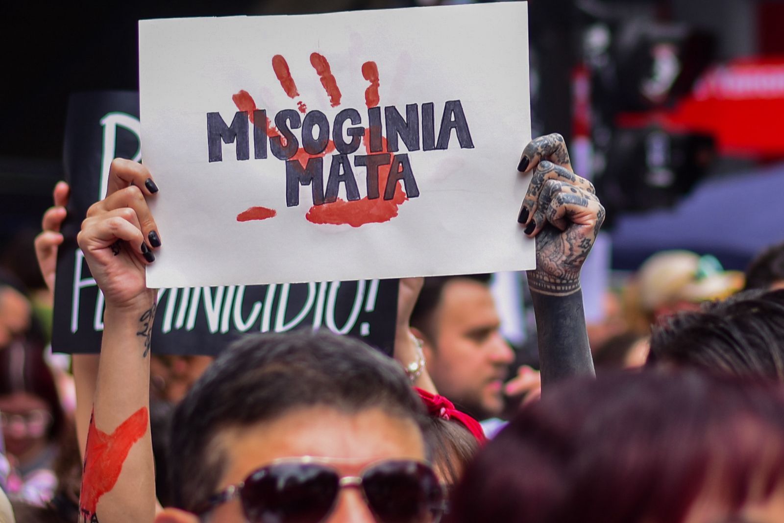 Não me pergunte “e os homens?” diante de um feminicídio