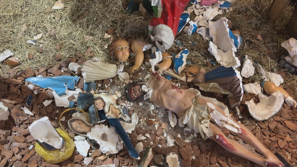 Igreja de Encantado sofre três ataques em cinco dias e tem presépio destruído