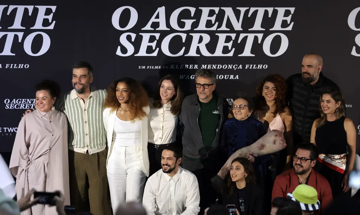Cinema brasileiro ganha destaque no Globo de Ouro 2026 com “O Agente Secreto”