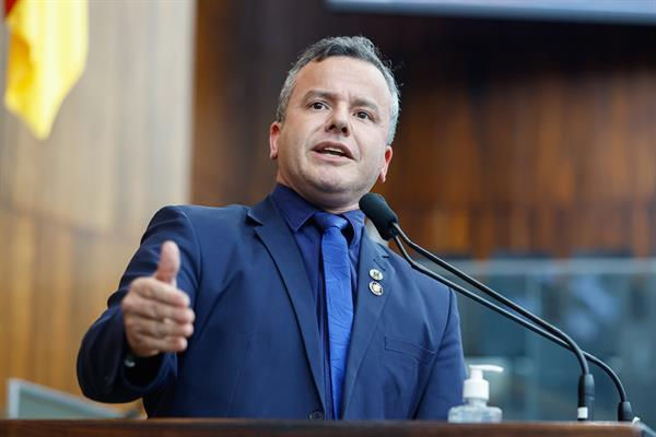 Deputado estadual Tiago Cadó se manifesta sobre reclamações envolvendo a Corsan em São Borja