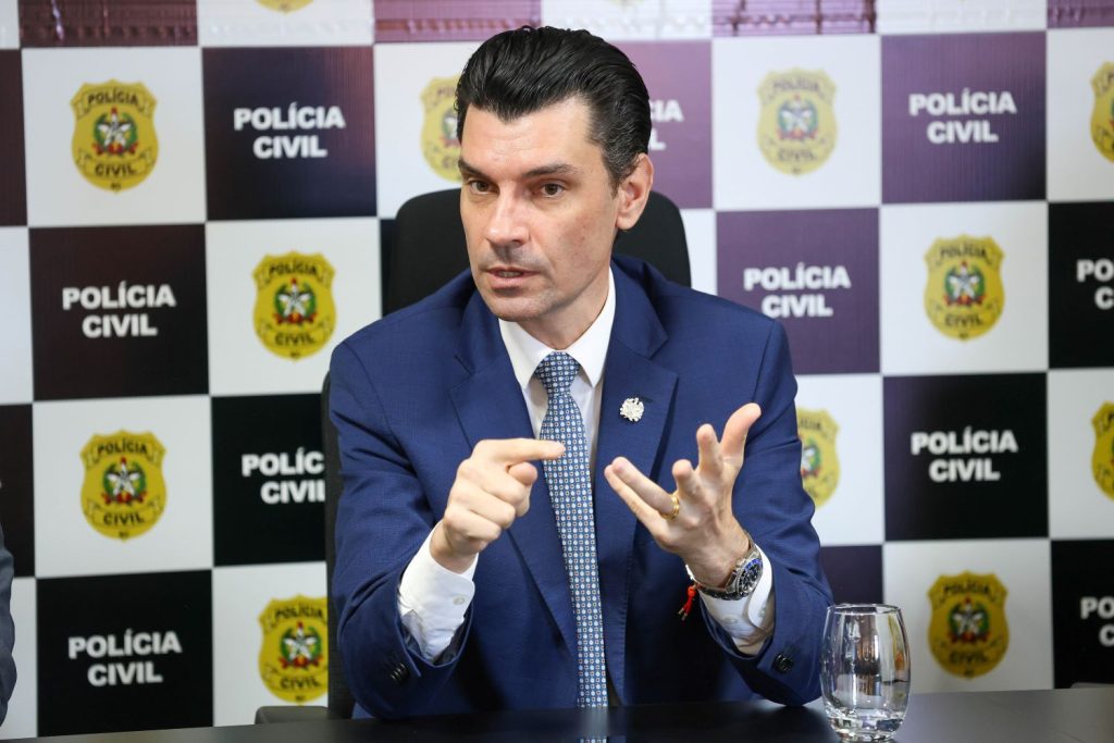 Pré-candidato a deputado, delegado-geral politiza caso Orelha e transforma investigação em embate ideológico
