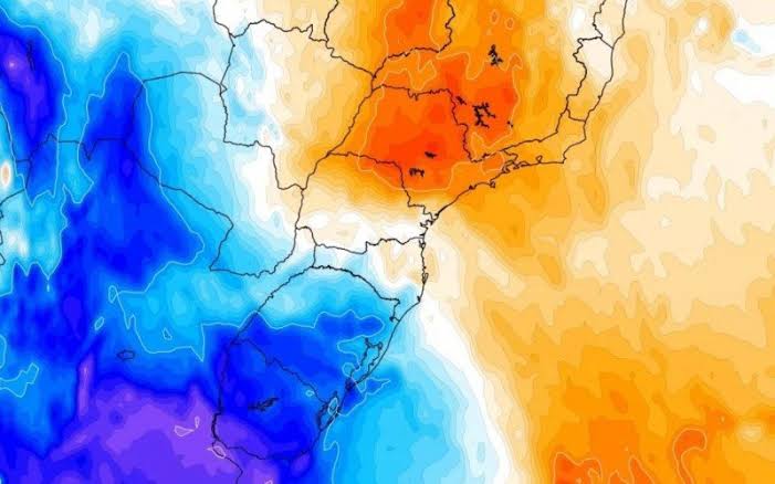 Frente fria chega ao RS e deve reduzir temperaturas, mas calor persiste