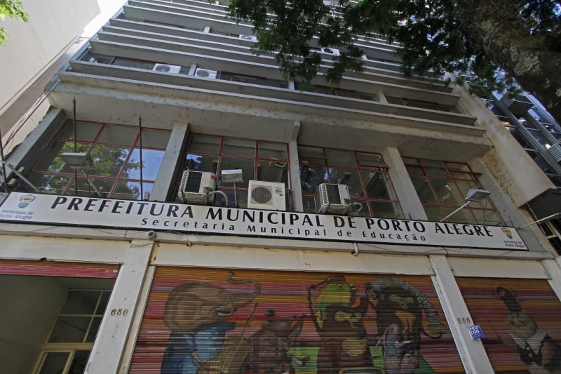Operação Capa Dura: Polícia Civil indicia 34 pessoas por suspeitas de fraudes na Educação de Porto Alegre