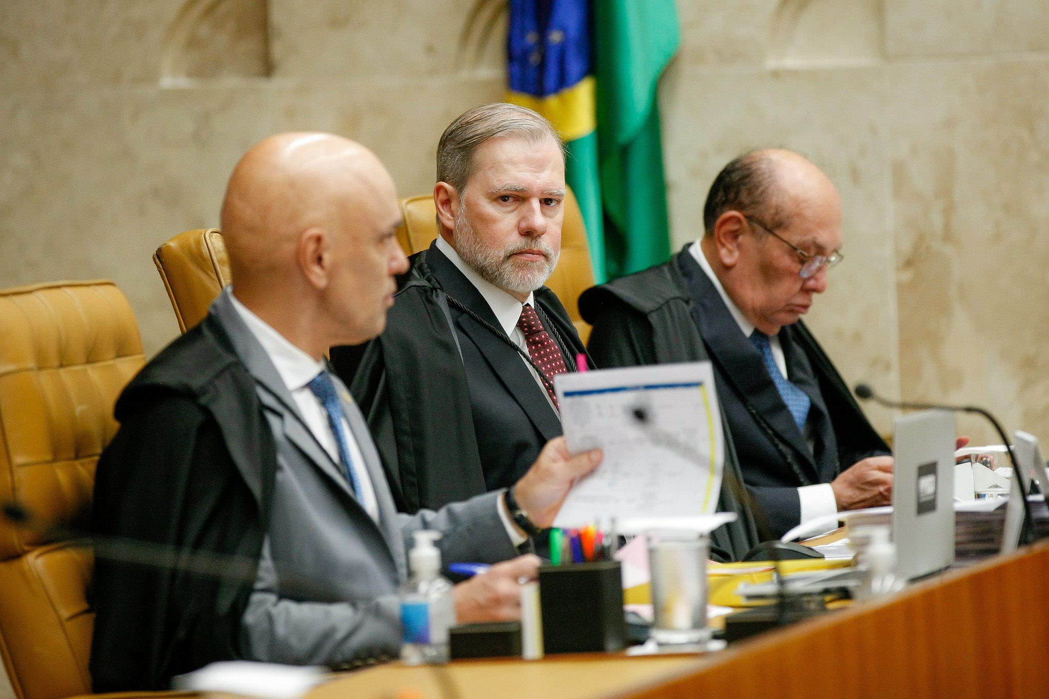 STF sob suspeita: bastidores vazam, ministros se expõem e crise do caso Master escancara disputa política na Corte