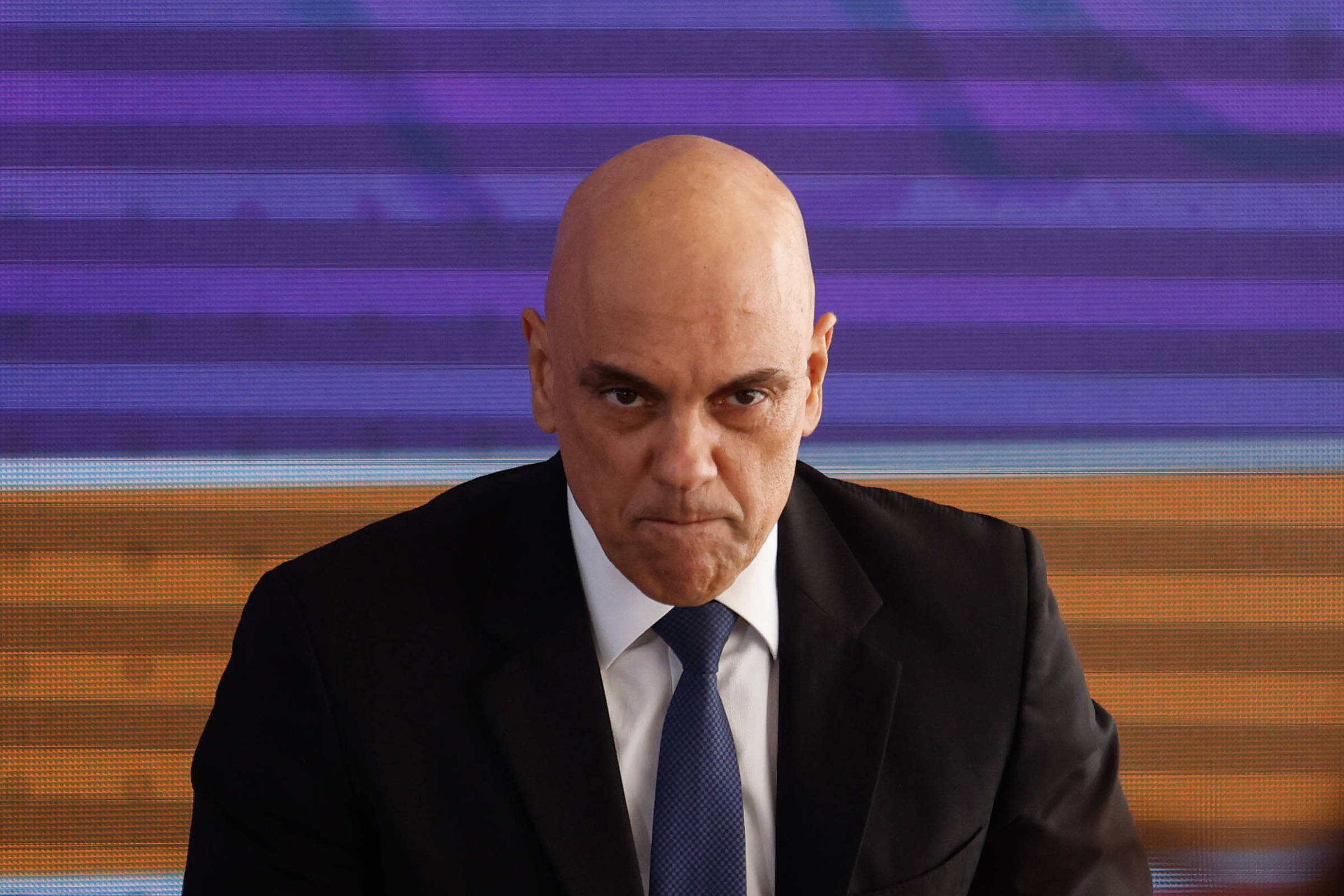 Moraes autoriza busca e apreensão contra jornalista e entidades de imprensa reagem: “Preocupante”