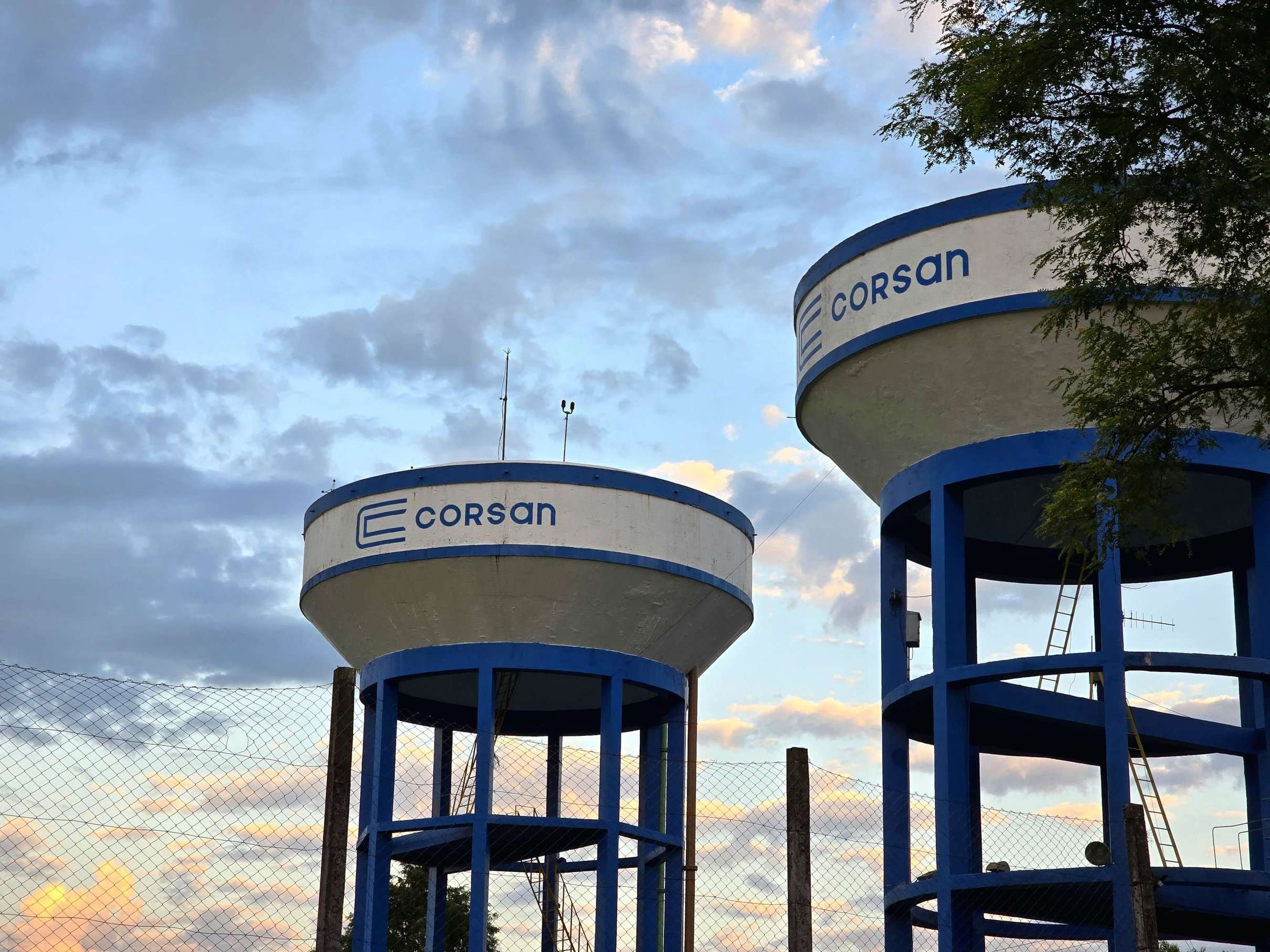 Prefeitura de Santa Rosa anuncia ação judicial contra Corsan por cobrança “por quarto” em hotéis