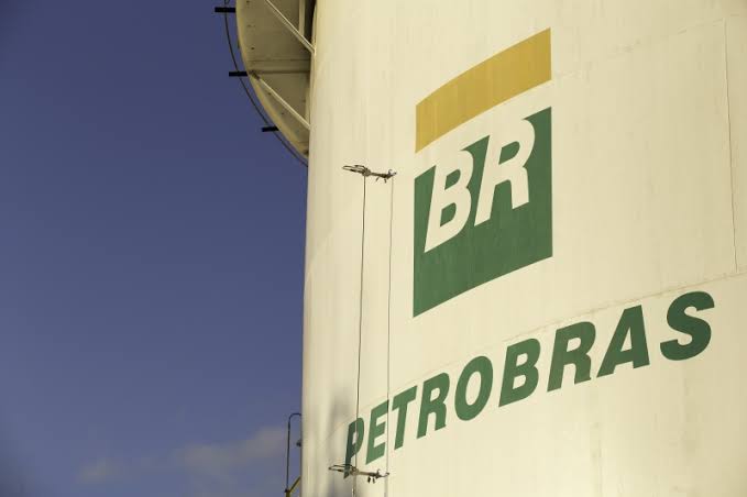 Petrobras anuncia aumento no diesel e governo tenta conter impacto com redução de impostos